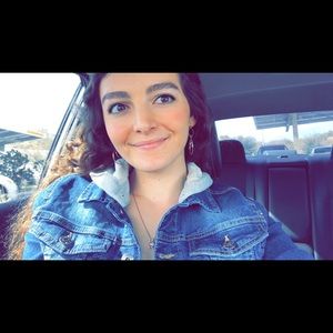 Meet your Posher, Danielle